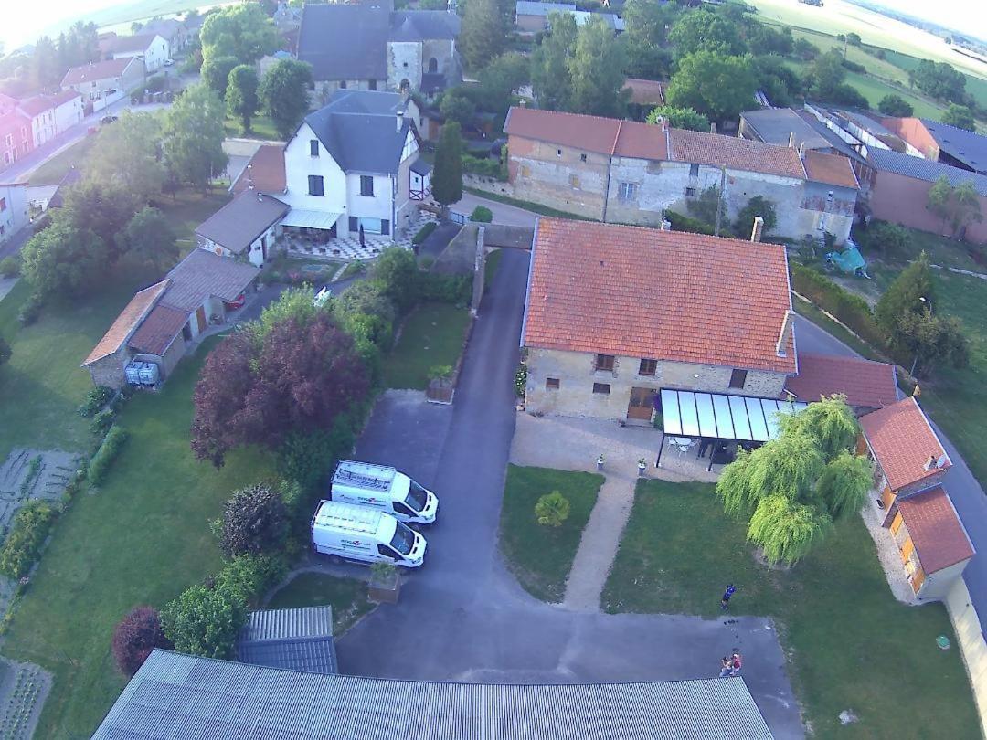 Auberge Du Pied Des Monts Grivy-Loisy Kültér fotó